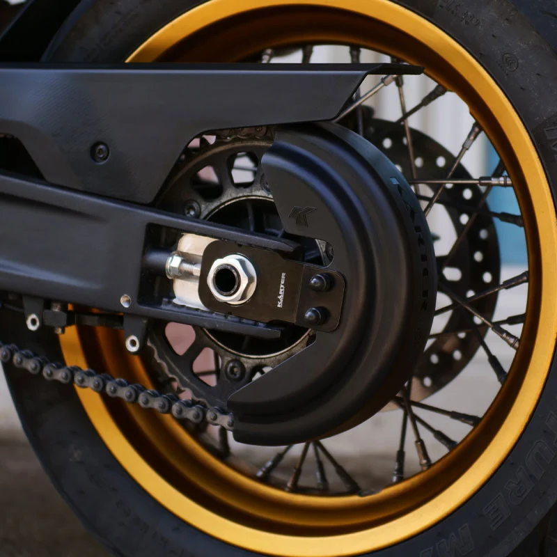 SUZUKI GSX-8R – SCHWARZER Kettenschutz