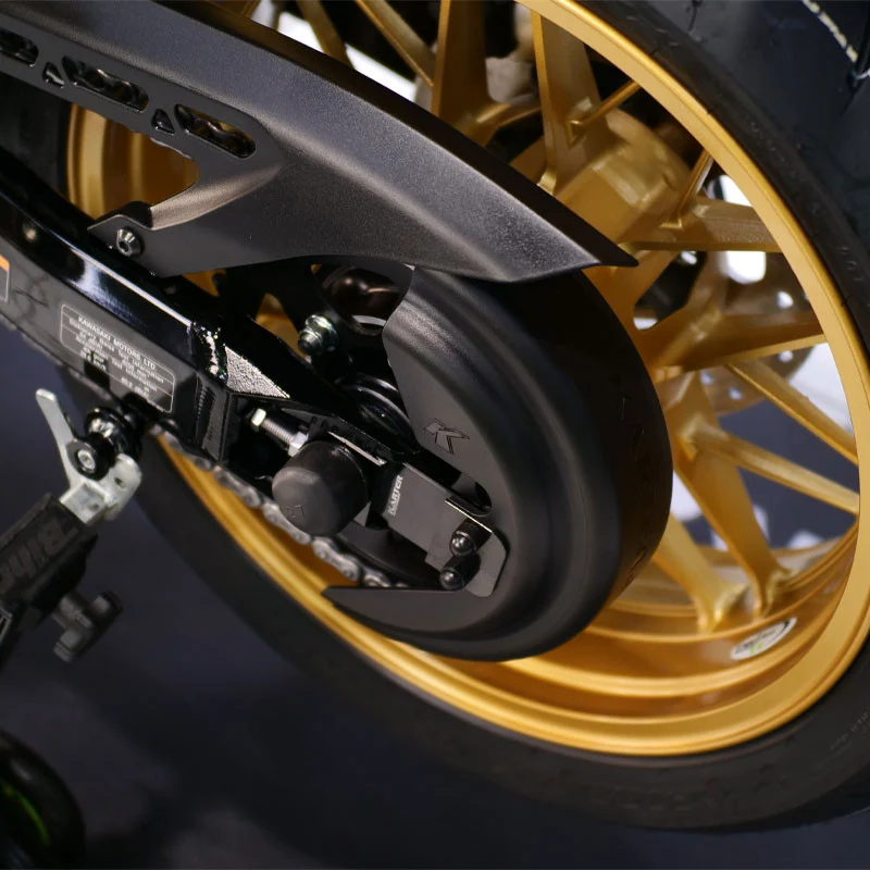 KAWASAKI VERSYS 1000 - SCHWARZER Kettenschutz