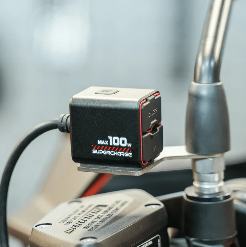 TR100 Two-way Charging Hub