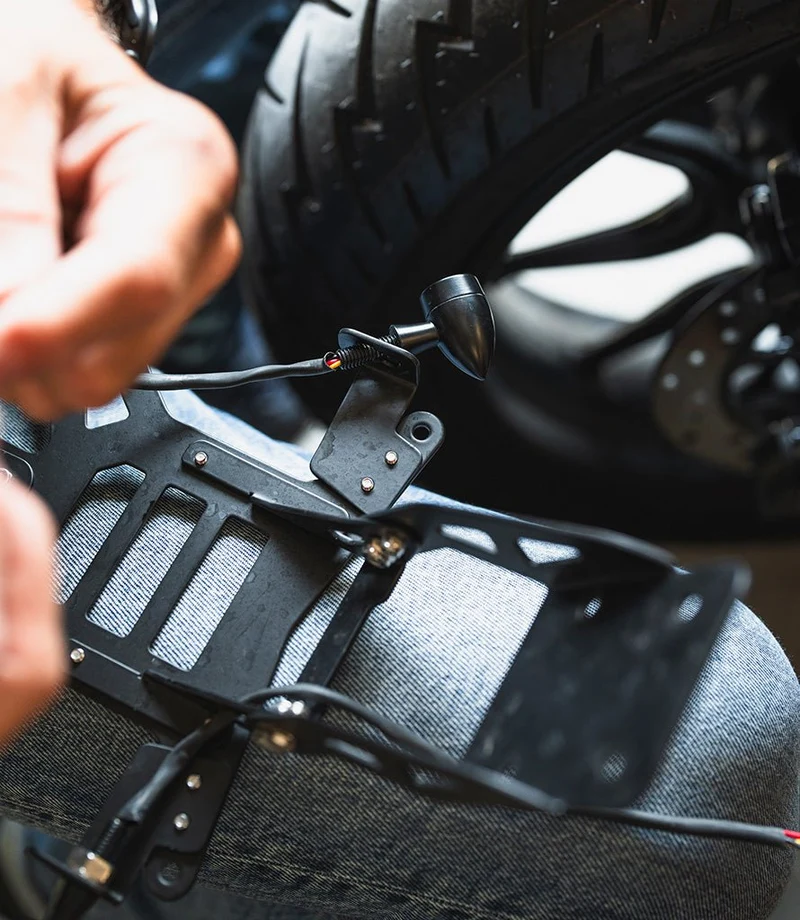 Portatarga Corto Cafe Twin per Royal Enfield HNTR 350
