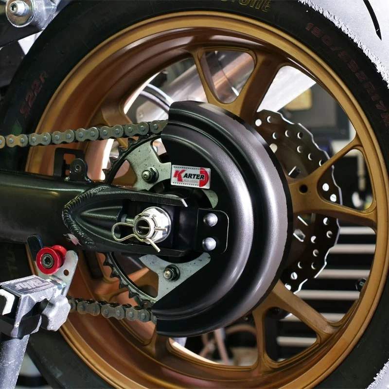 KAWASAKI ZZR 1400 – Satin SCHWARZer Kettenschutz