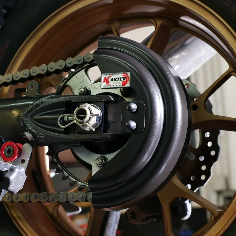 KAWASAKI ZZR 1400 – Satin SCHWARZer Kettenschutz