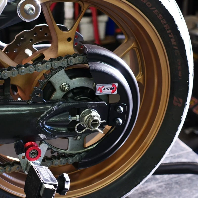 KAWASAKI ZZR 1400 – Satin SCHWARZer Kettenschutz