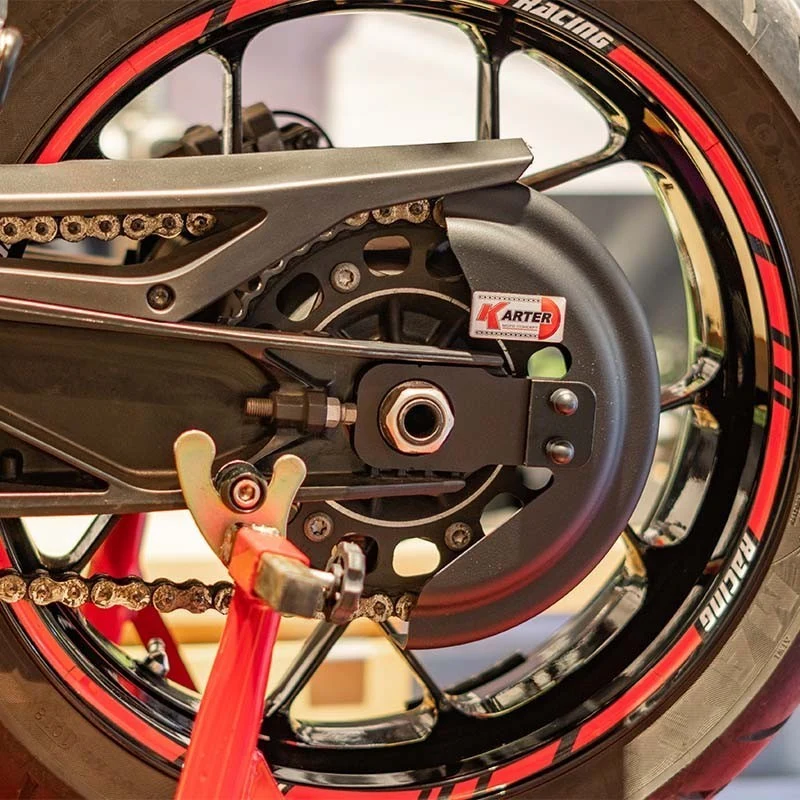 KTM 790 DUKE – Satin SCHWARZer Kettenschutz