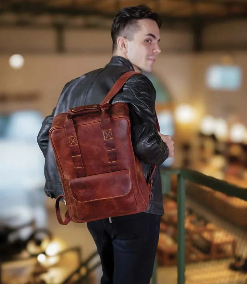 Zaino Moto Eastwood in pelle Cherry Red Trip Machine