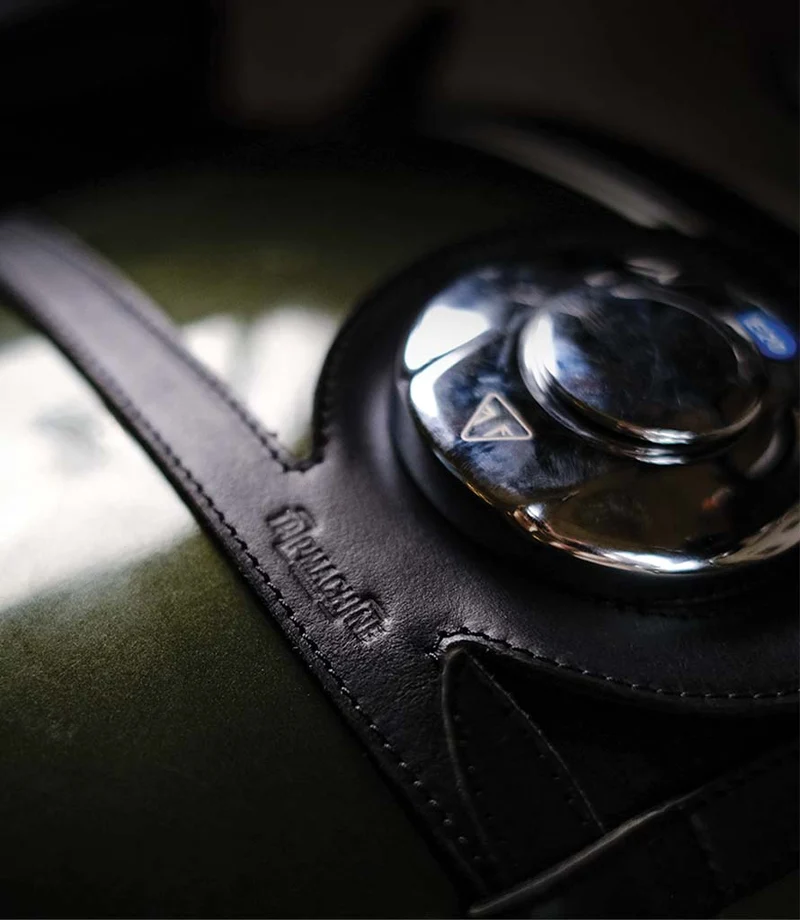 Paraserbatoio Nero per Triumph 400cc