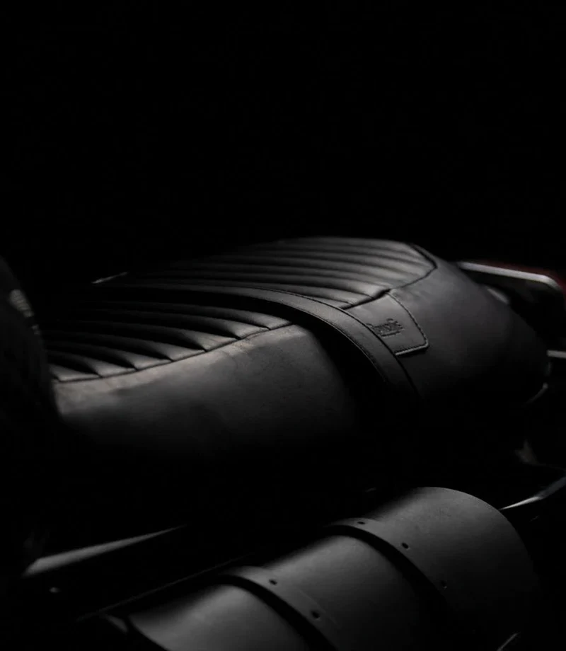 Sella per Interceptor / GT 650 in Pelle Nera