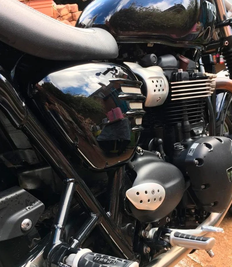 Fianchetti Laterali per Triumph Street Twin / Speed Twin 900 Neri