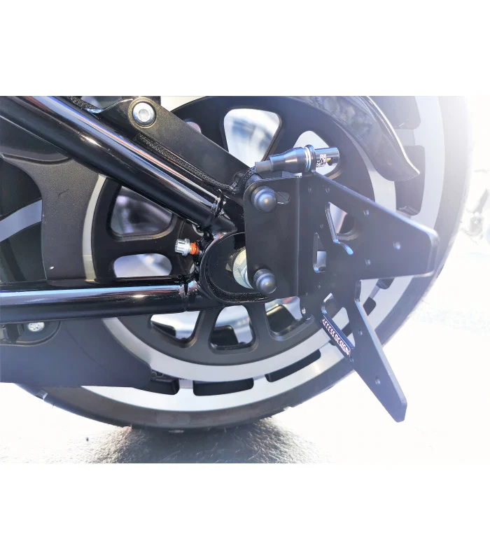 Harley-Davidson FXBR Breakout 107 Seitenplattenhalterung