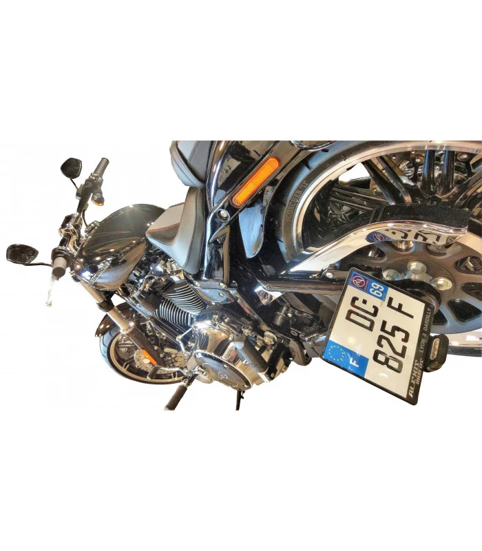 Harley-Davidson FXBR Breakout 107 Seitenplattenhalterung