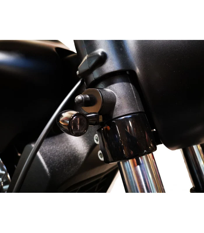 Das vordere Blinkerloch deckt den Indian Scout ab Bobber Zwanzig
