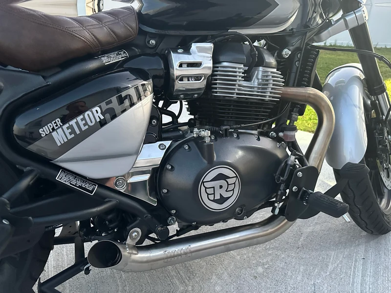 Auspuff „Hot Rod“ Royal Enfield Super Meteor / ShotGun 650