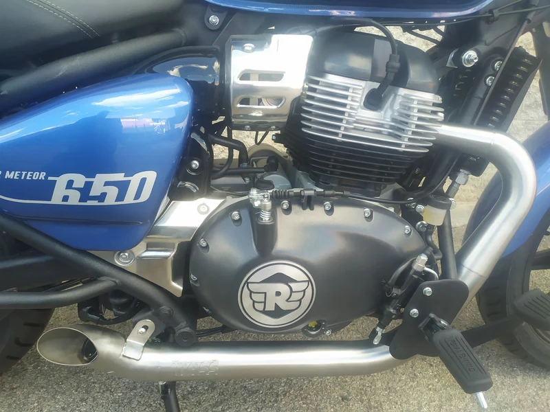Auspuff „Hot Rod“ Royal Enfield Super Meteor / ShotGun 650