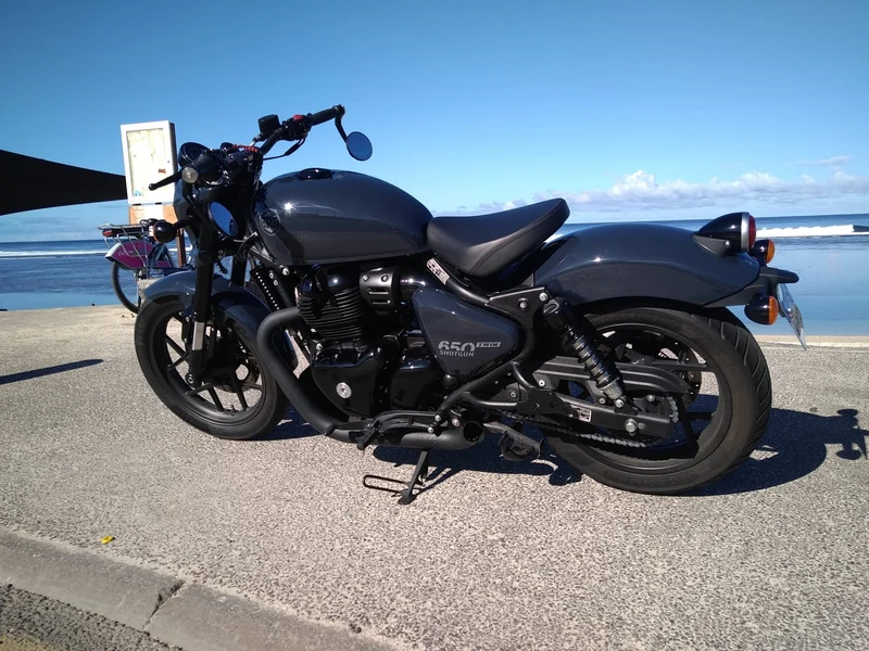 Auspuff „Hot Rod“ Royal Enfield Super Meteor / ShotGun 650