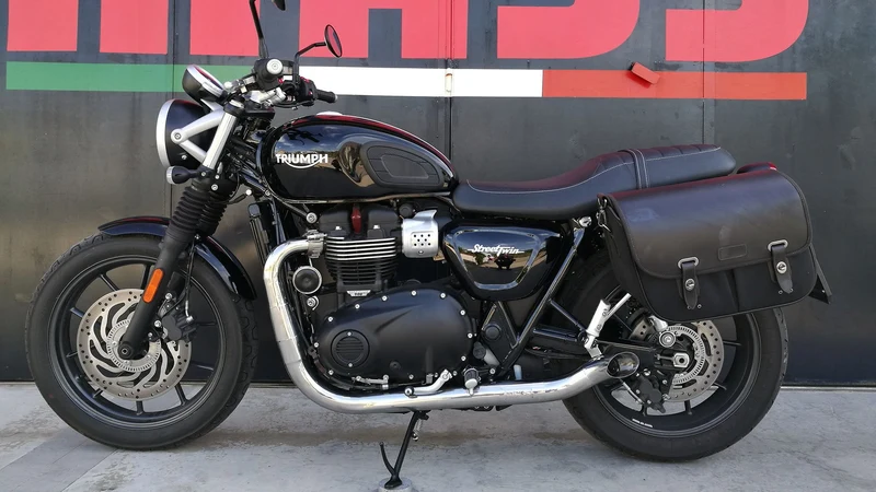 MASS "Hot Rod" Auspuff Triumph Straße Zweibettzimmer