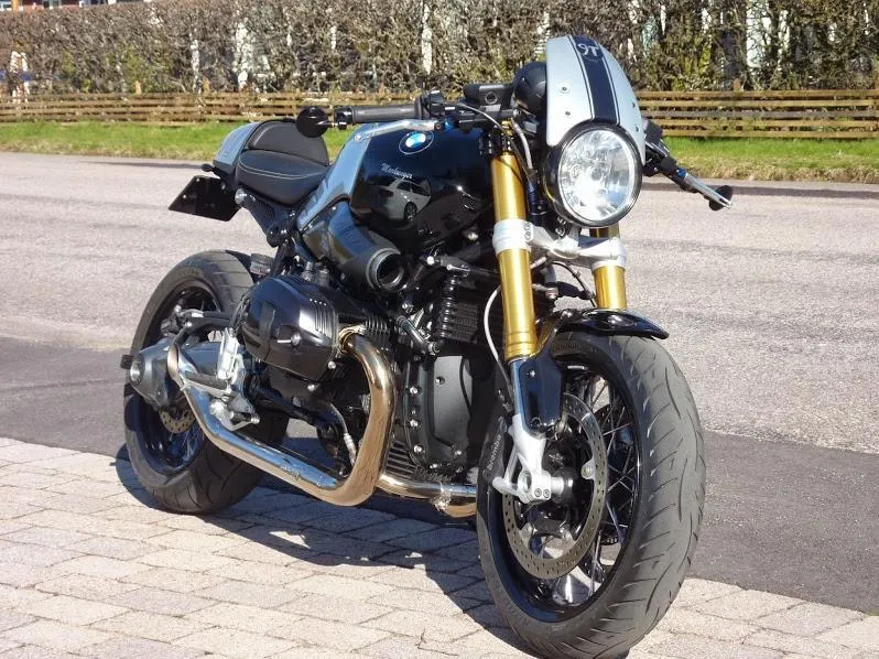 Neun T "Hot Rod" Auspuff