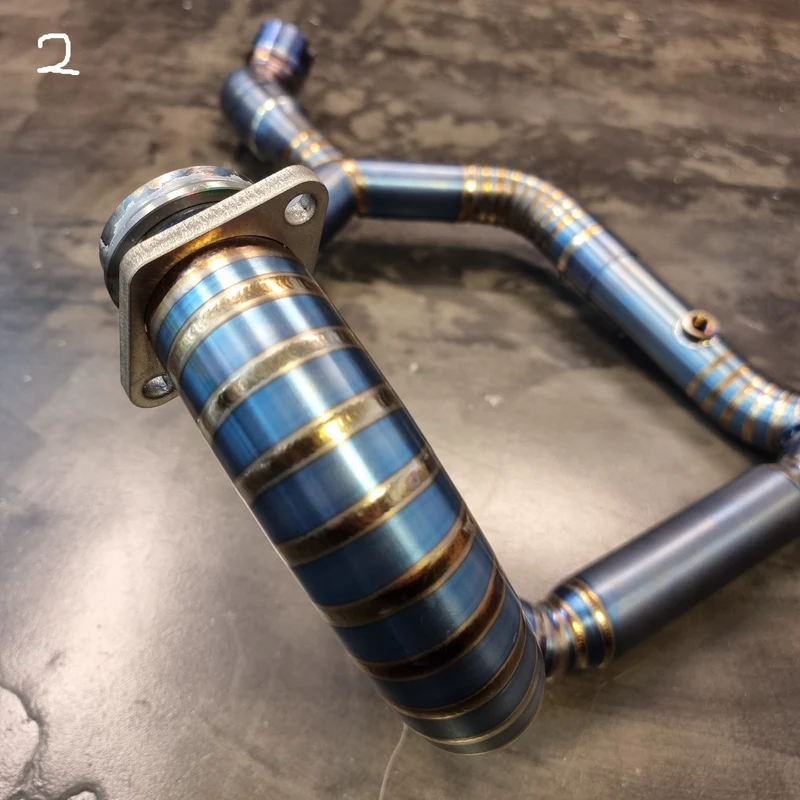 Titan Auspuffkrümmer für Nine T