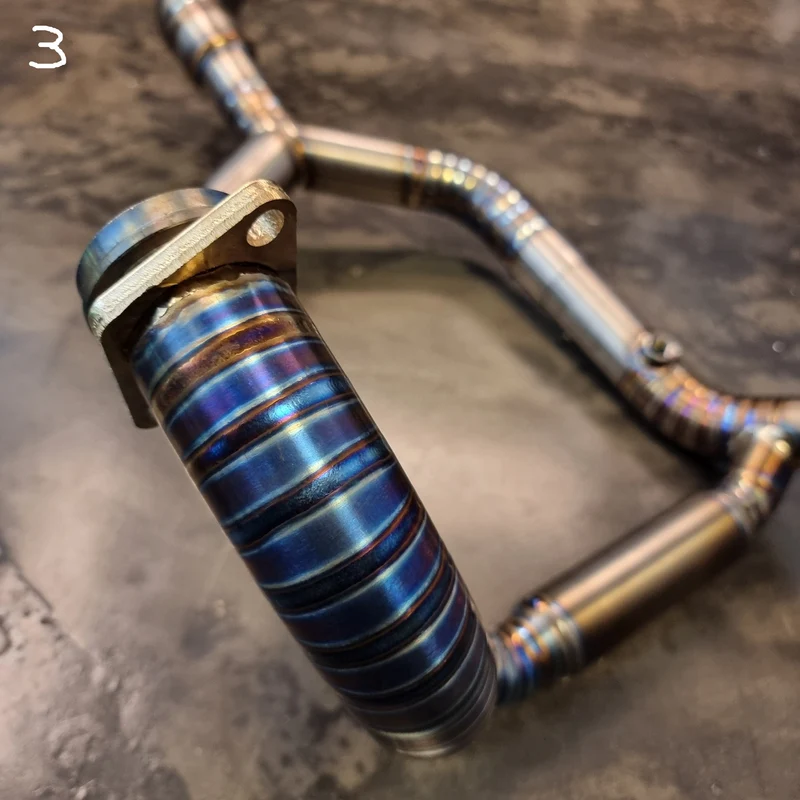 Titan Auspuffkrümmer für Nine T