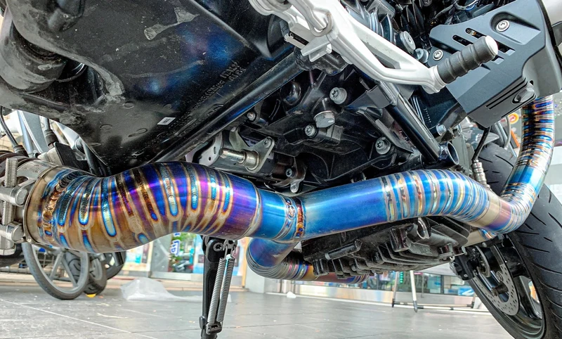 Titan Auspuffkrümmer für Nine T