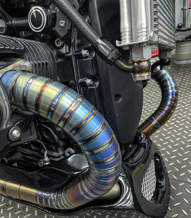 Titan Auspuffkrümmer für Nine T