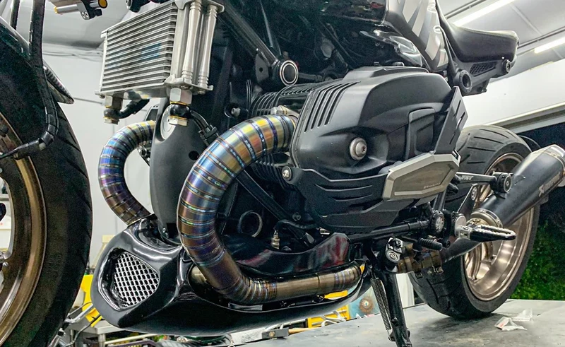 Titan Auspuffkrümmer für Nine T