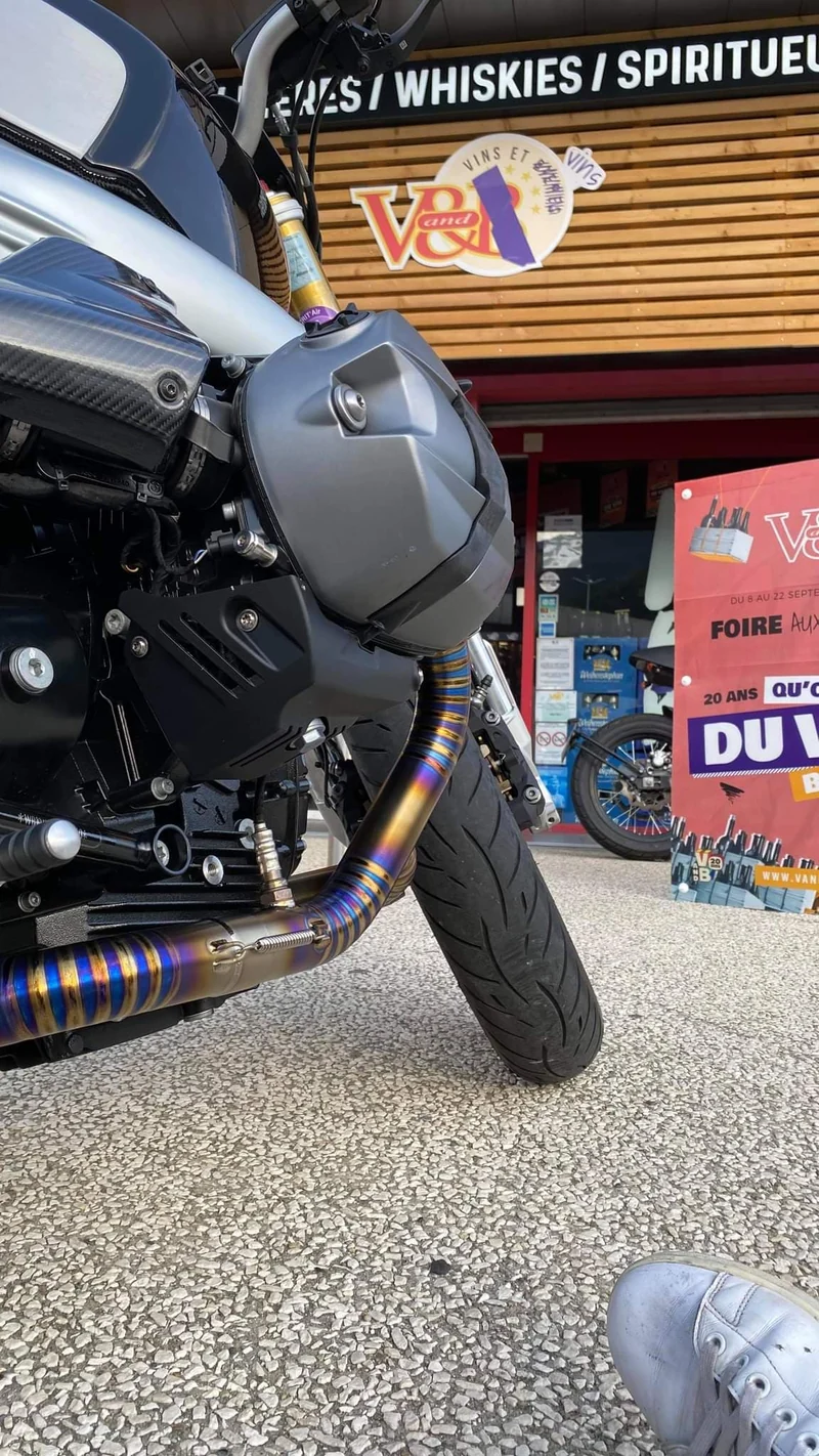 Titan Auspuffkrümmer für Nine T