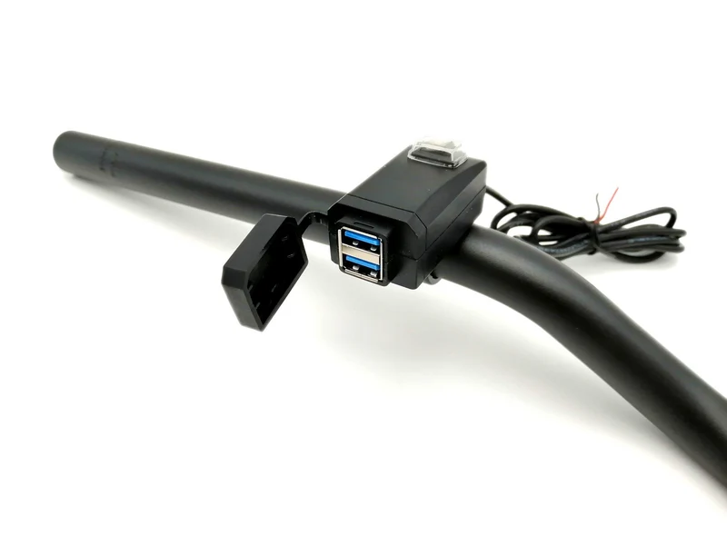 Doppelte wasserdichte Multi-Mount-USB-Buchse FAST 3.0A
