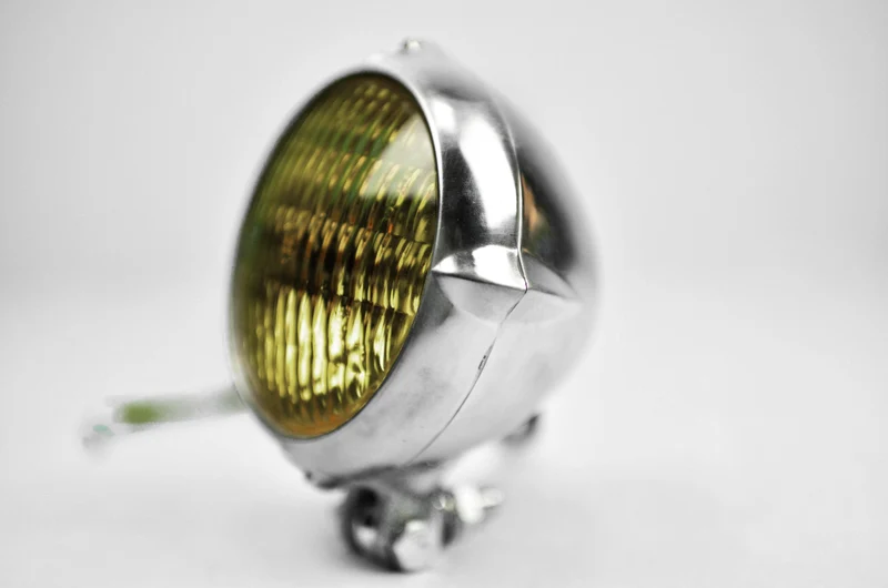 Bates Custom polierter gelber Glasscheinwerfer