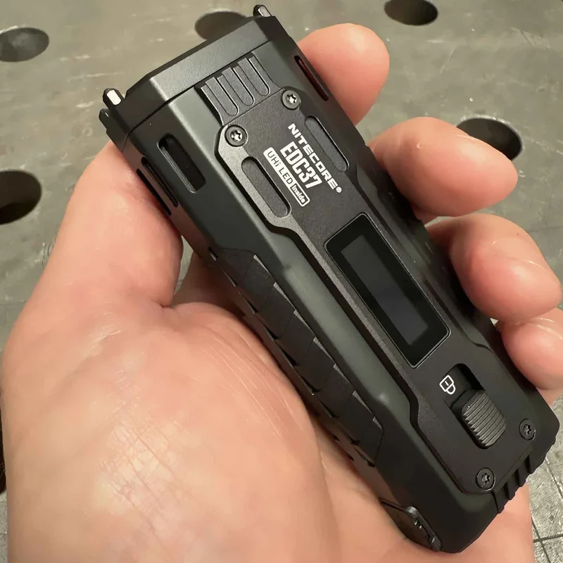 Nitecore EDC37 Taschenlampe