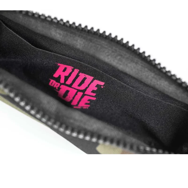 Muc-Off Essentials Case Camo