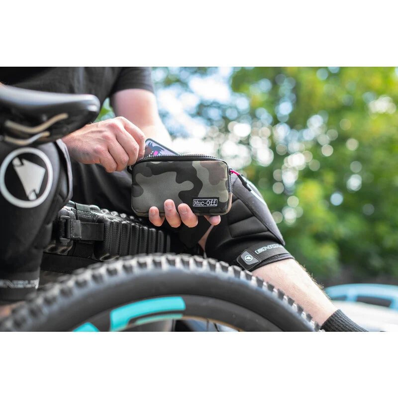 Muc-Off Essentials Case Camo